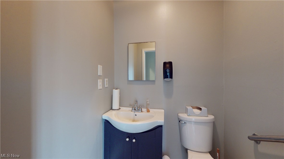 G Crystal Spgs Adn - Commercial Sale