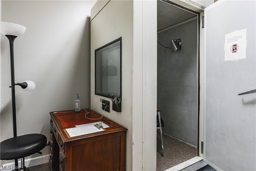 G Crystal Spgs Adn - Commercial Sale