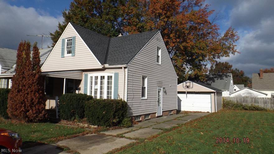 Needs a loving hand to make it a wonderful home!  Sold as-is, no disclosures!  Sliding doors from kitchen lead to covered patio!  Lower level rec room and full bath make for great entertaining.