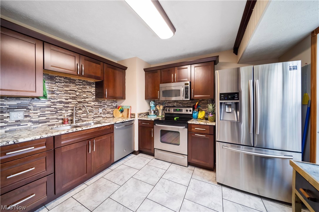 Roaming Rock Shores Xxi - Residential