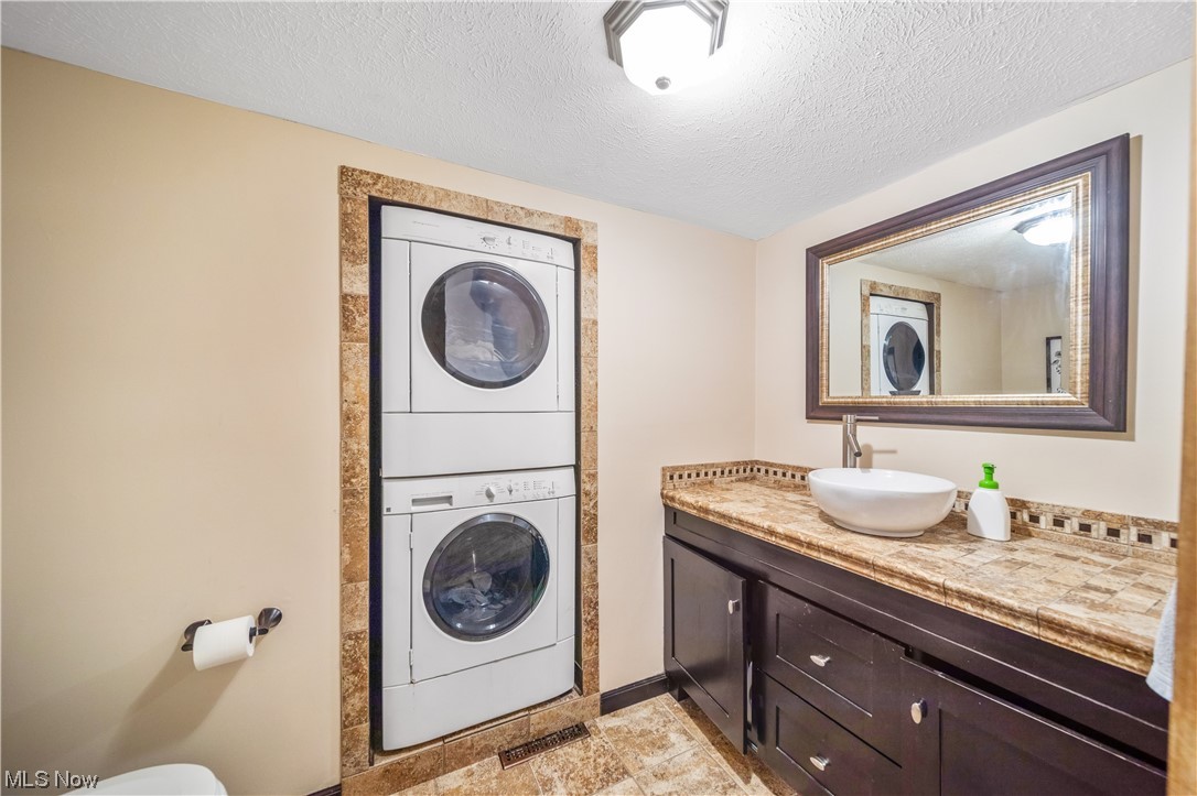 Roaming Rock Shores Xxi - Residential