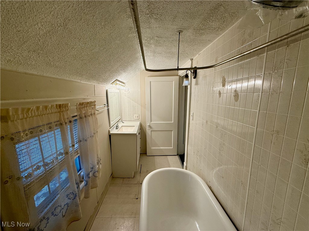 Kenmore - Residential Lease