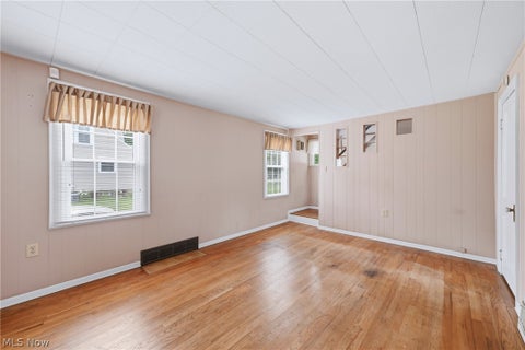 Tiny photo for 2036 Overland Avenue NE, Warren, OH 44483 (MLS # 5236122)