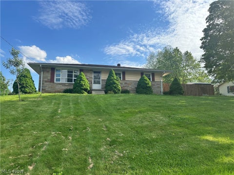 Homes For Sale - 1704 Kenwood Dr<br/> Wayne County, Orrville, OH 44667