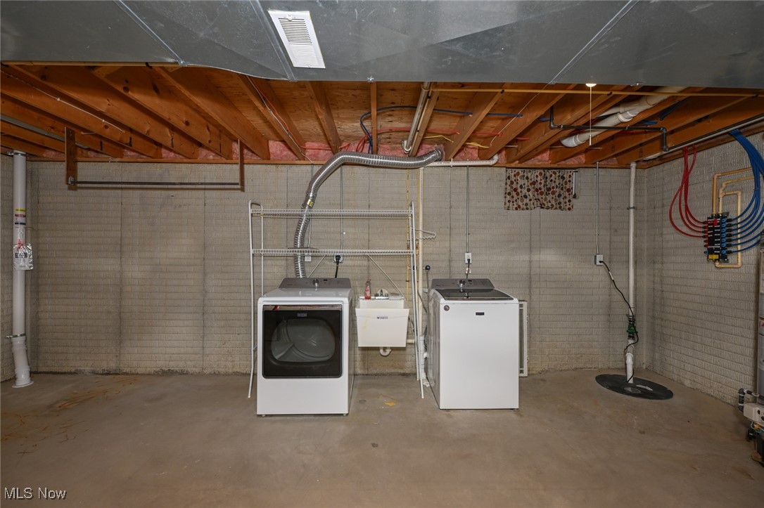1457 Apple Court, Akron, Ohio image 37