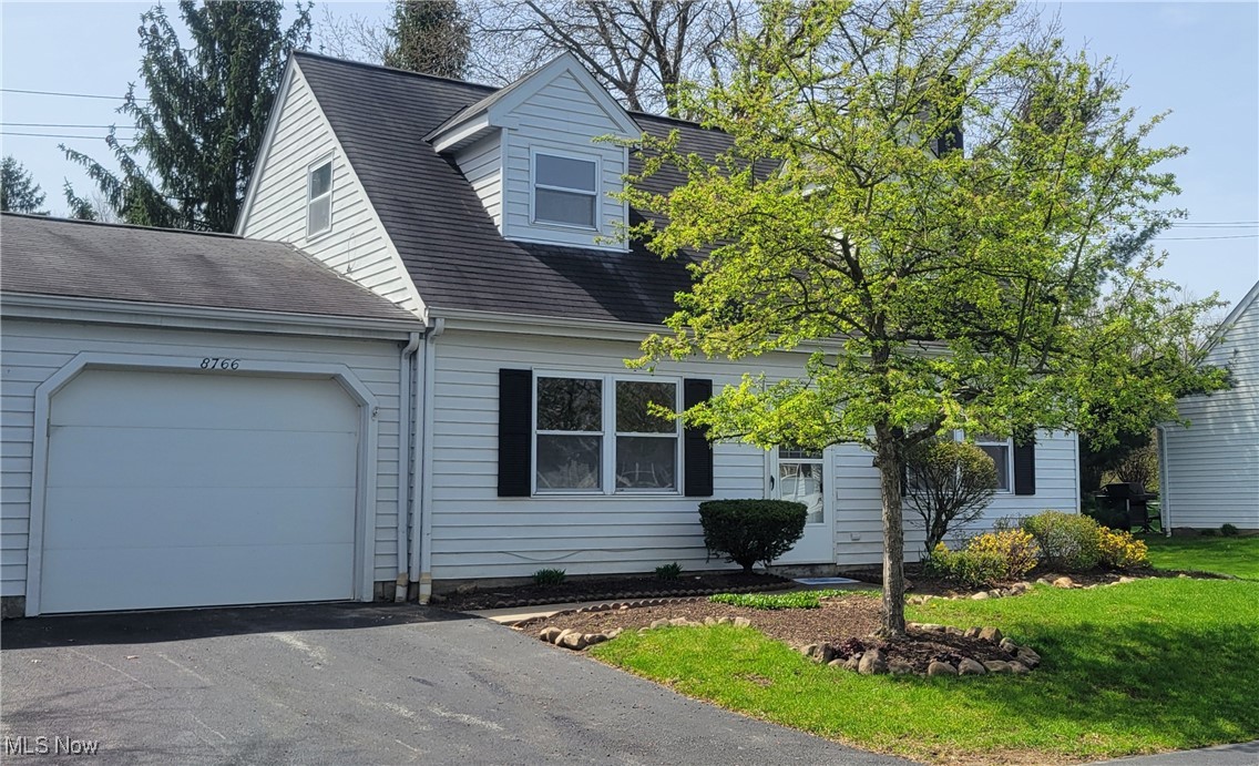 8766 Eastbrook Circle, Chagrin Falls, Ohio image 1