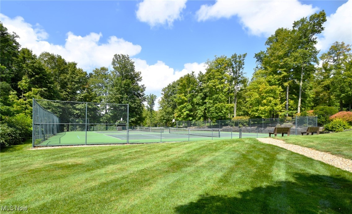 8766 Eastbrook Circle, Chagrin Falls, Ohio image 18