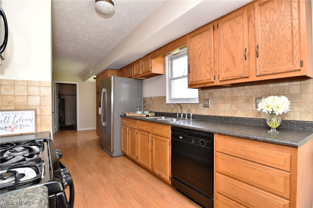8766 Eastbrook Circle, Chagrin Falls, Ohio image 8