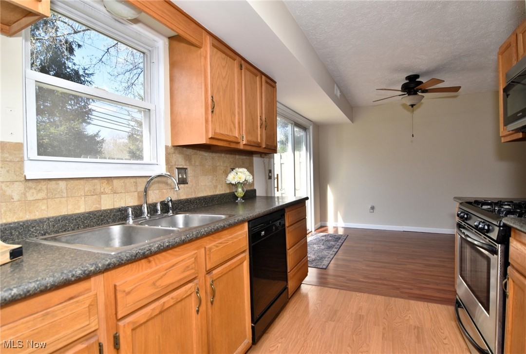 8766 Eastbrook Circle, Chagrin Falls, Ohio image 7