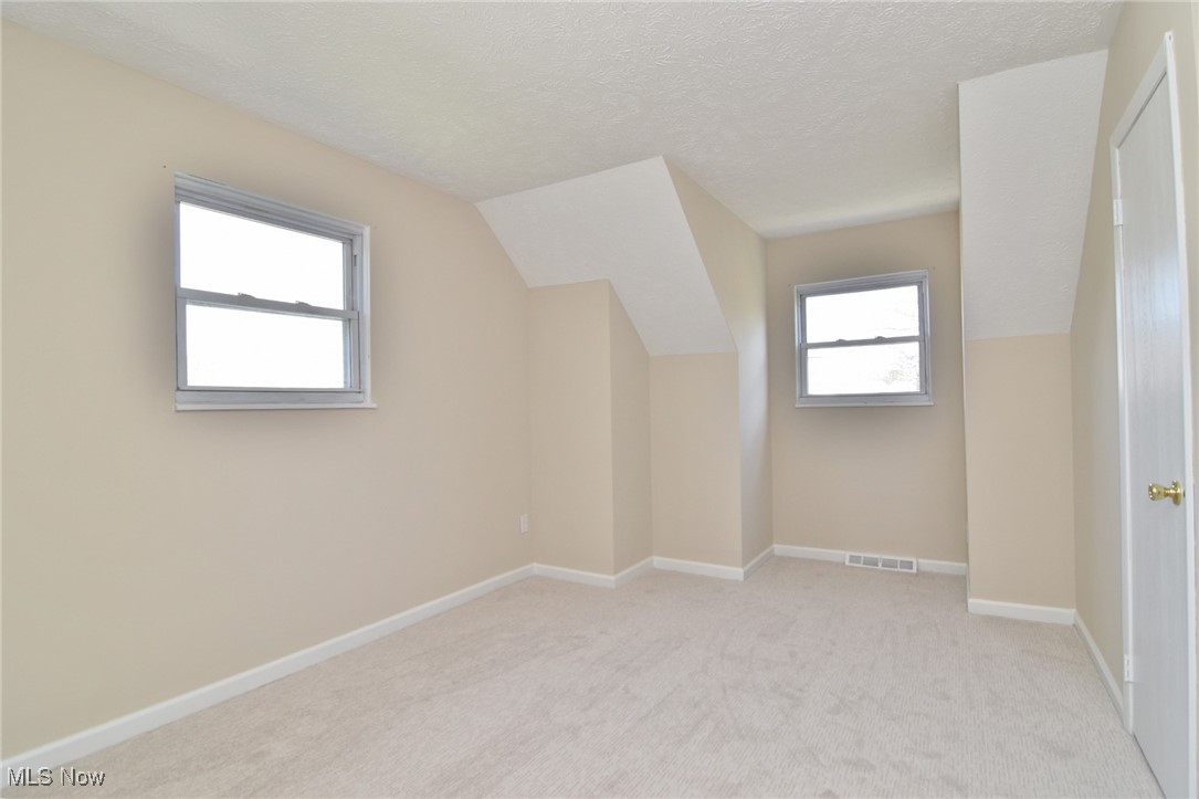 8766 Eastbrook Circle, Chagrin Falls, Ohio image 12