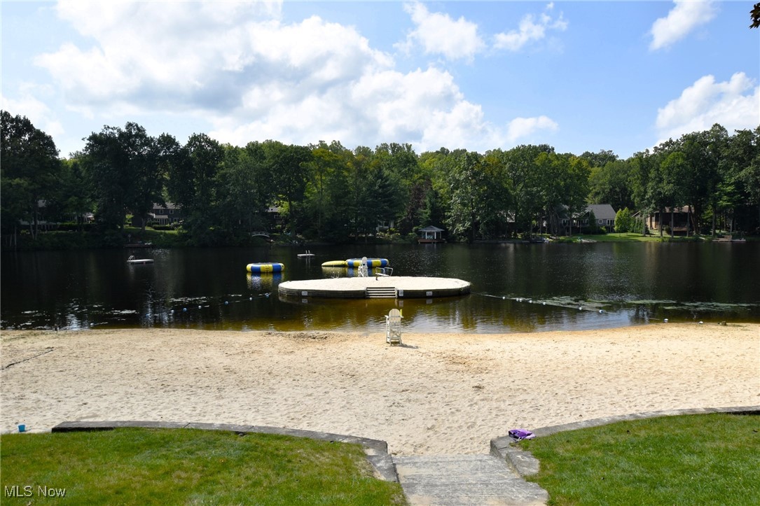 8766 Eastbrook Circle, Chagrin Falls, Ohio image 20