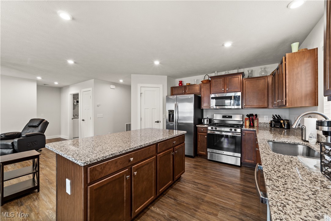 332 Pebble Creek Court, Amherst, Ohio image 7