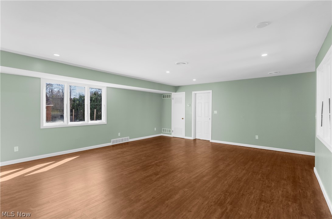 Old Mill Manor - Residential