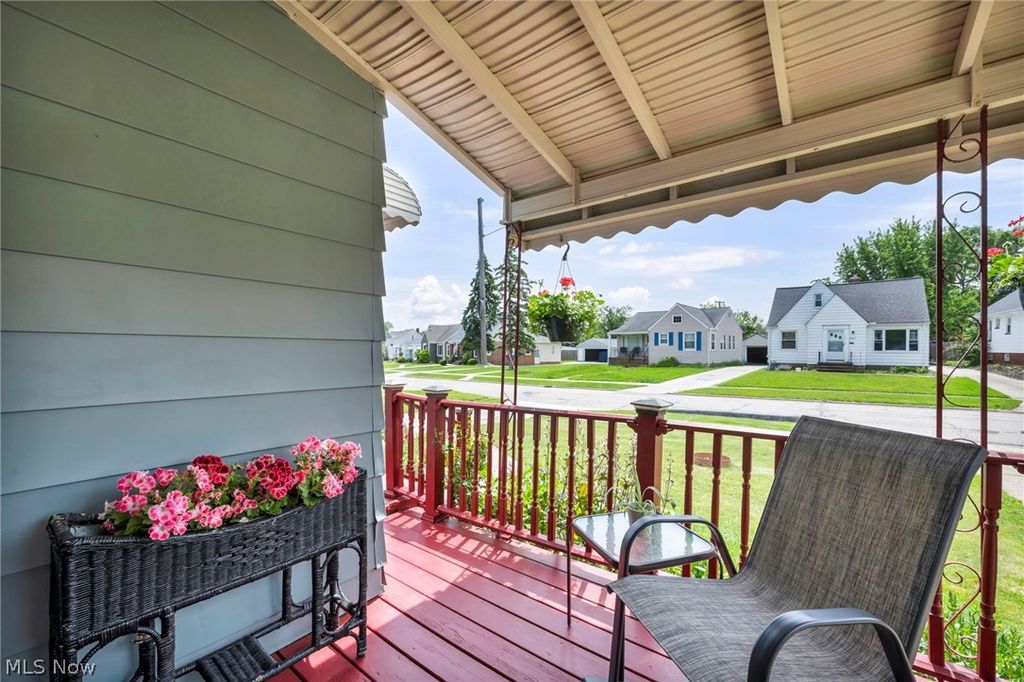 Photo of 8006 Pinegrove Avenue, Parma, OH 44129 (MLS # 5212761)