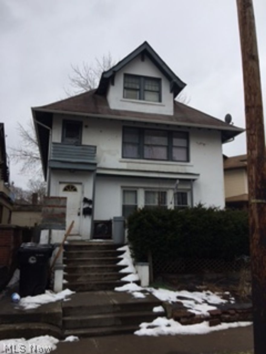 This is not a foreclosure of short sale.  Quick close.  Great investment opportunity