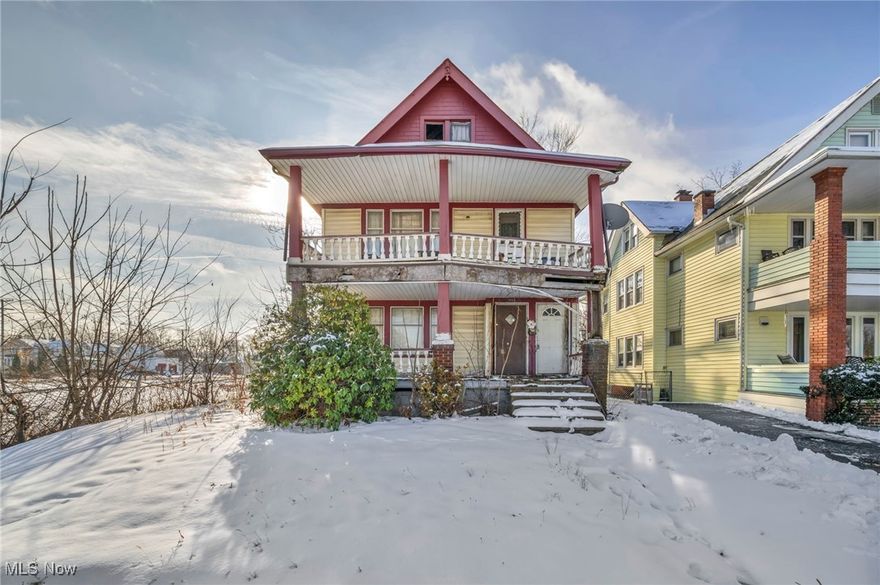 This property is a true fixer-upper with immense upside. Once renovated, this duplex can attract high-quality tenants
or be resold for a significant profit. The East Cleveland market is primed for revitalization, making this an excellent
opportunity to capitalize on a growing area. Whether you're looking to flip or hold for long-term cash flow, this is your
chance to unlock substantial value. - no wholesalers