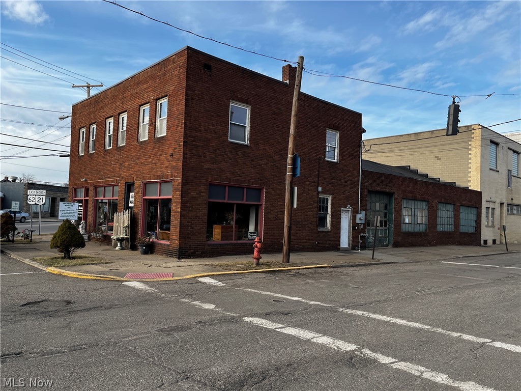 Village/Navarre - Commercial Sale