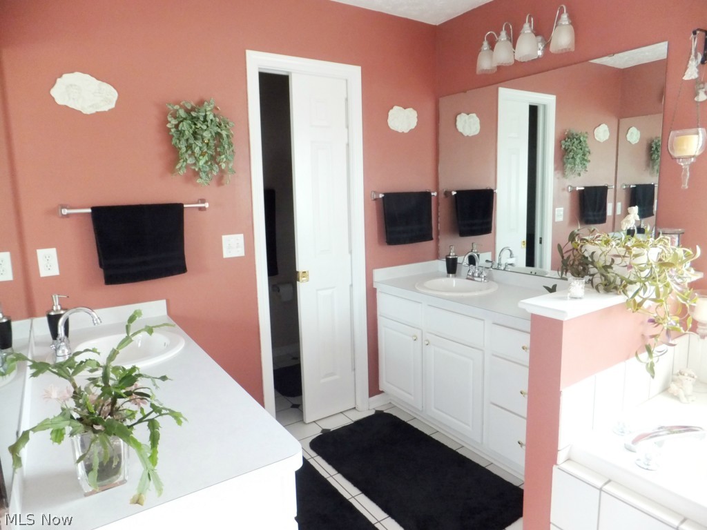 Reserve At Macintosh Farms - Residential