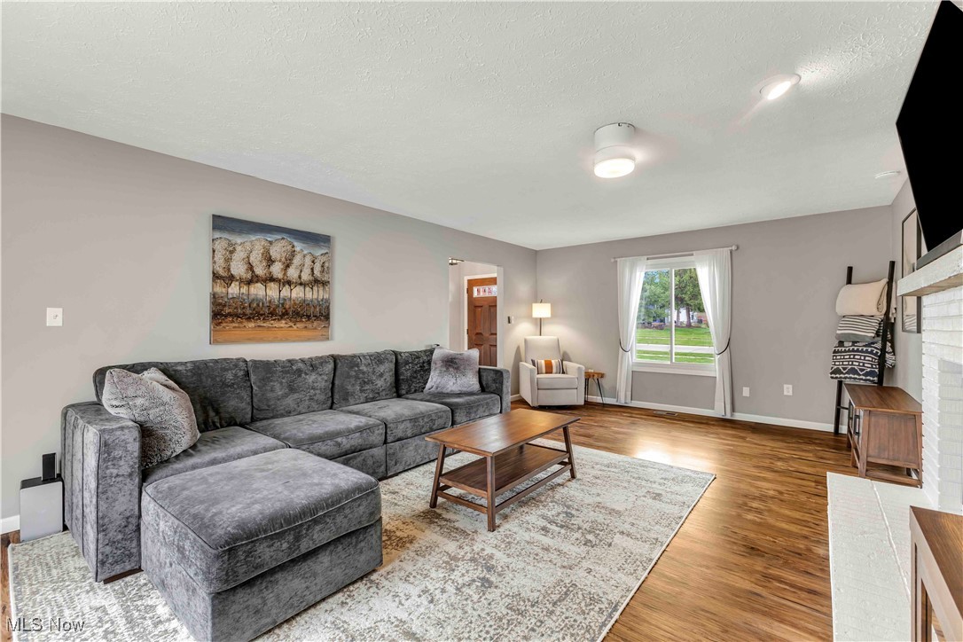 20208 Sandalwood Lane, Strongsville, Ohio image 6