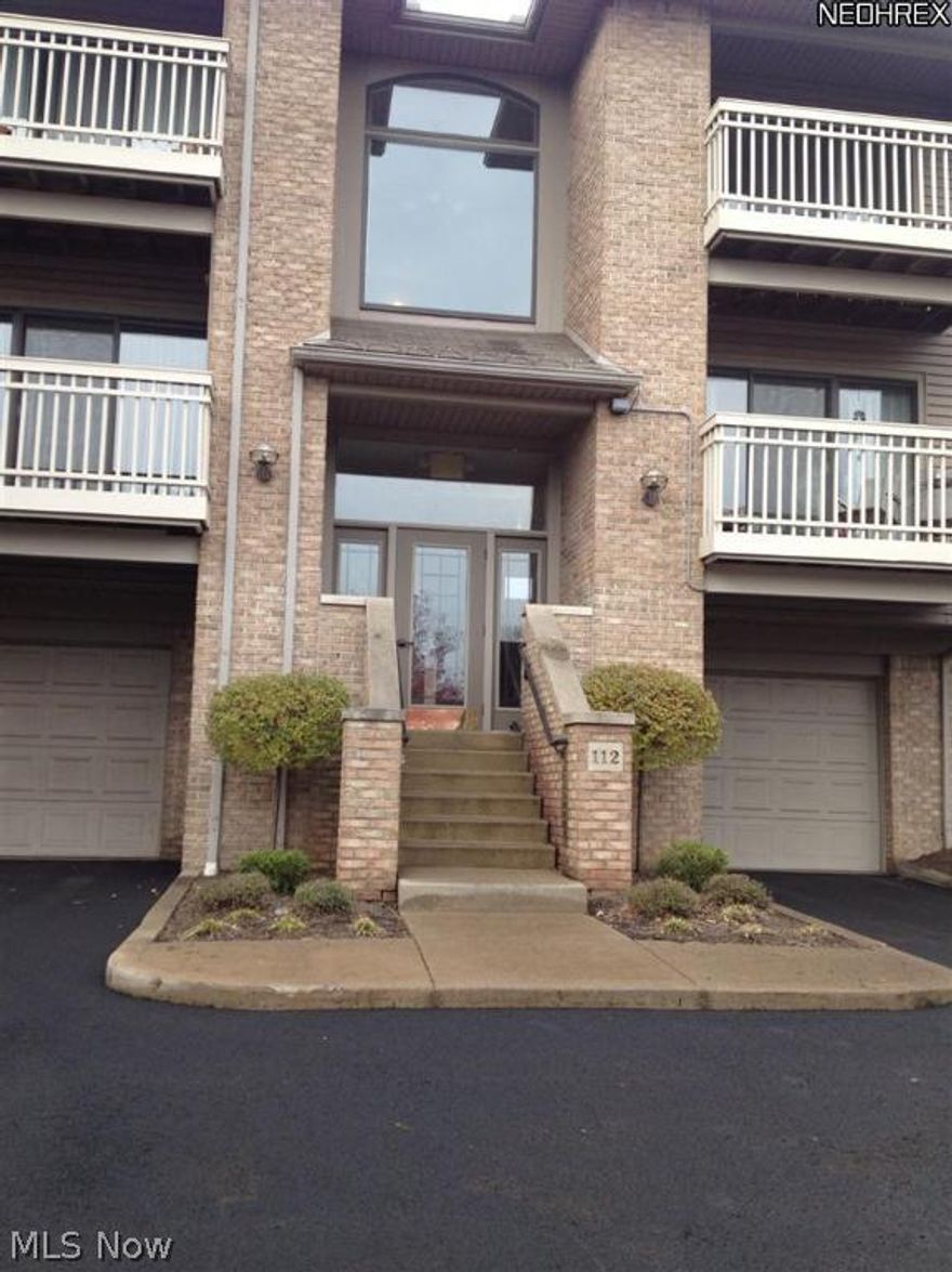 Great third floor unit available for rent!! This spacious unit boasts vaulted living & dining rooms. Kitchen w/breakfast bar & eating area.   Walk in closets in both bedrooms.   2 balconies.  One garage space and one additional parking space.  Plenty of storage! Dont miss it!