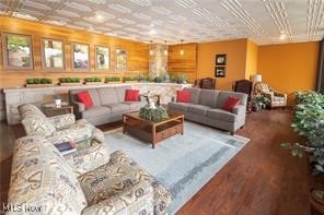 Hilroc Condos - Residential