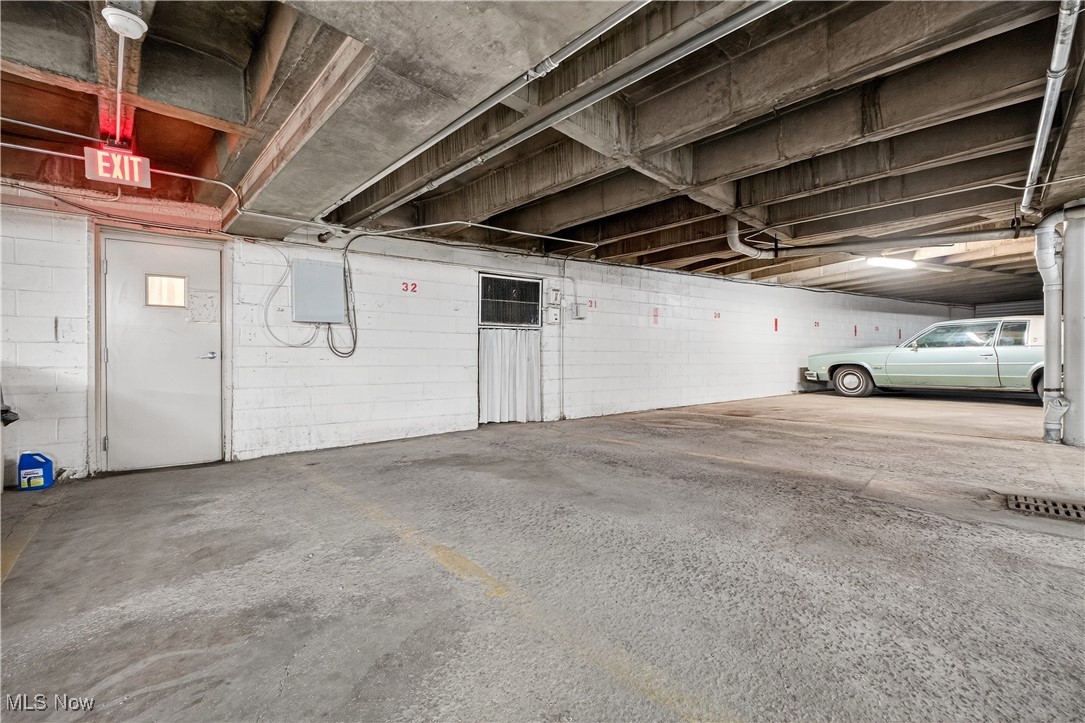 Hilroc Condos - Residential