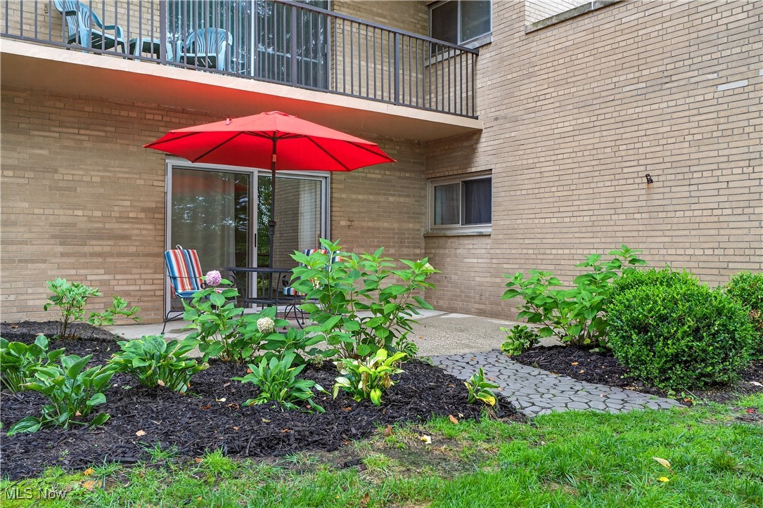 Hilroc Condos - Residential