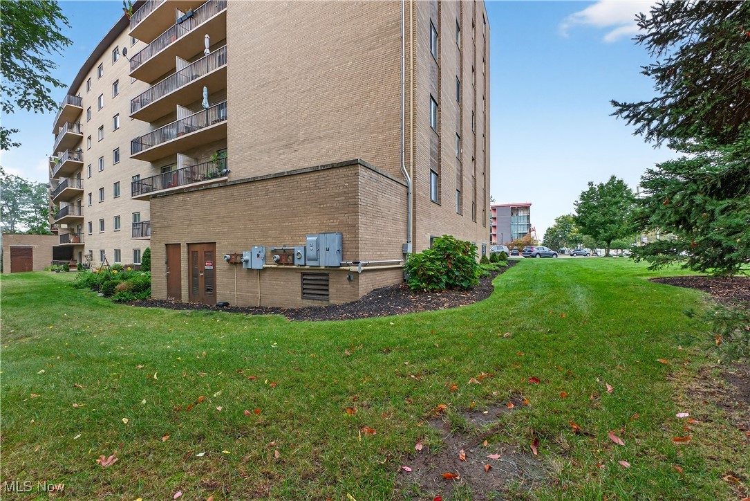 Hilroc Condos - Residential