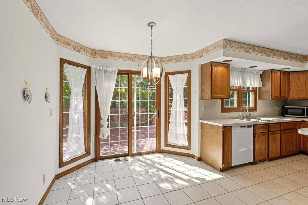 Twinsburg, Ohio 44087, United States, 3 Bedrooms Bedrooms, ,3 BathroomsBathrooms,Residential,Active,214037