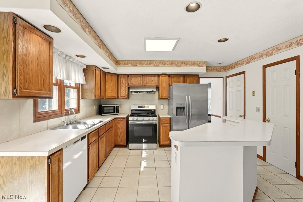 Twinsburg, Ohio 44087, United States, 3 Bedrooms Bedrooms, ,3 BathroomsBathrooms,Residential,Active,214037