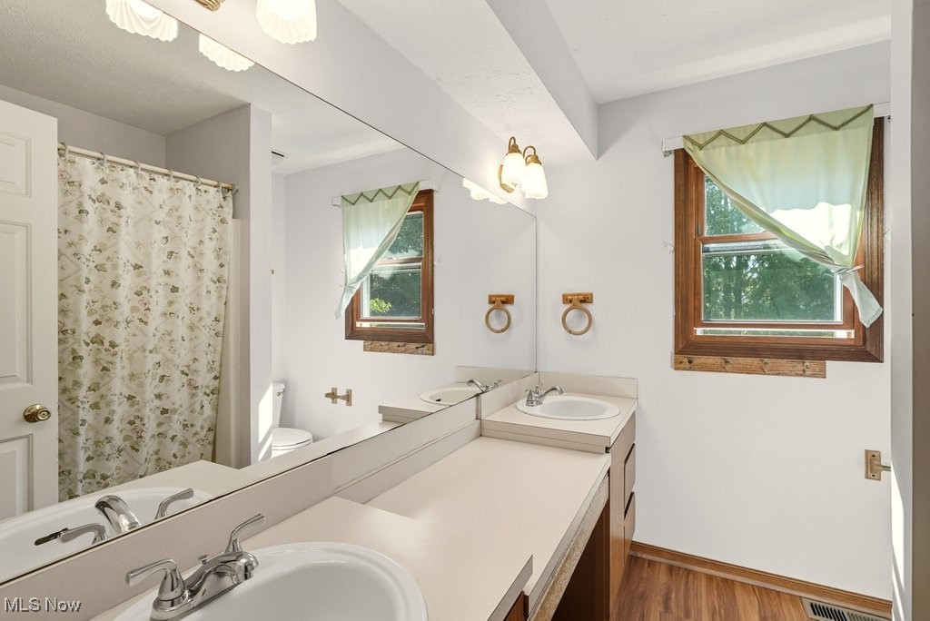 Twinsburg, Ohio 44087, United States, 3 Bedrooms Bedrooms, ,3 BathroomsBathrooms,Residential,Active,214037