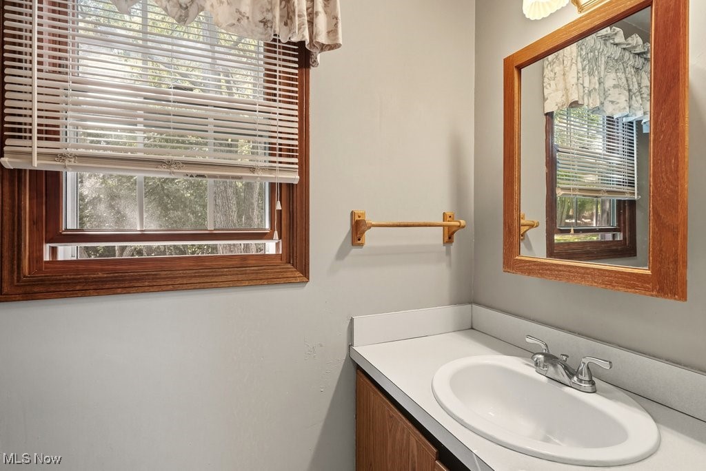 Twinsburg, Ohio 44087, United States, 3 Bedrooms Bedrooms, ,3 BathroomsBathrooms,Residential,Active,214037