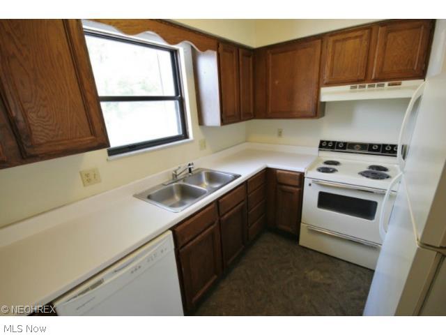 COLONY NORTH WATERSEDGE APT - Residential Lease