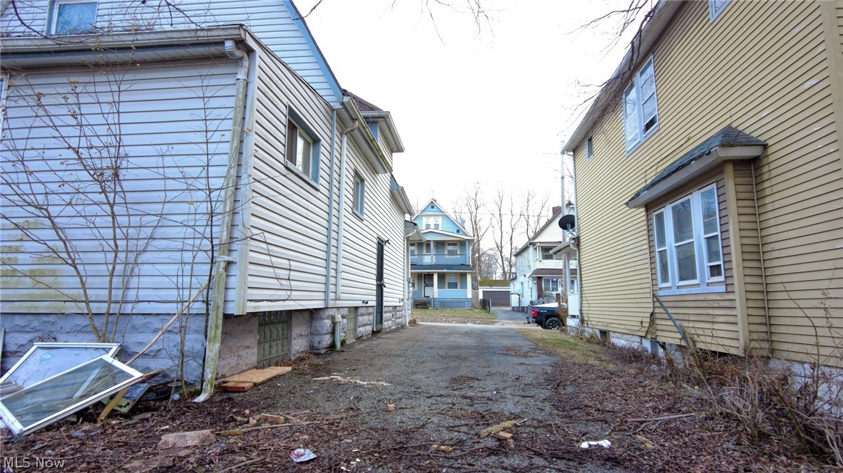 Southern Hower Stone & Raymond - Residential