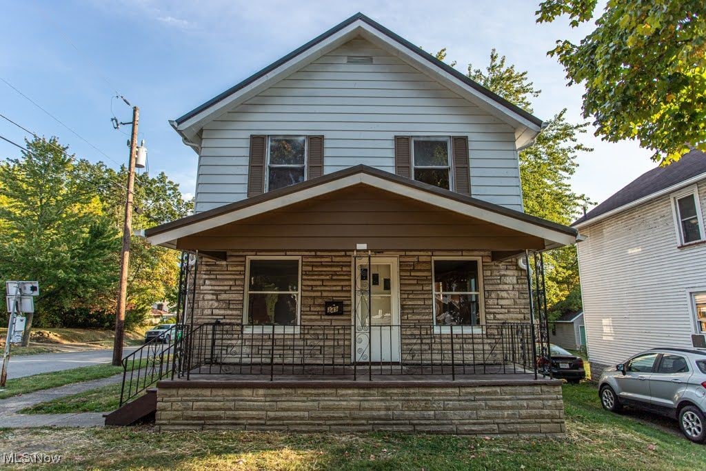 Step into this beautifully updated four-bedroom, two-bath home that's truly ready for its next owner. The spacious floor plan features a sought-after first-floor bedroom with a private en-suite bath, perfect for guests, multi-generational living, or a convenient primary suite option.
Enjoy the modern, updated kitchen with fresh finishes and stylishly updated bathrooms that bring a touch of luxury to everyday living. Throughout the home, you'll find new carpeting, updated floor coverings, and fresh paint, creating a crisp, inviting atmosphere.
The upgrades continue with a brand-new metal roof, offering both durability and peace of mind for years to come.
Whether you're entertaining in the open living space, cooking in the refreshed kitchen, or relaxing in your private bedroom retreat, this home combines comfort and practicality in every detail.
Don't miss your chance to own this move-in-ready gem. Schedule your showing today!