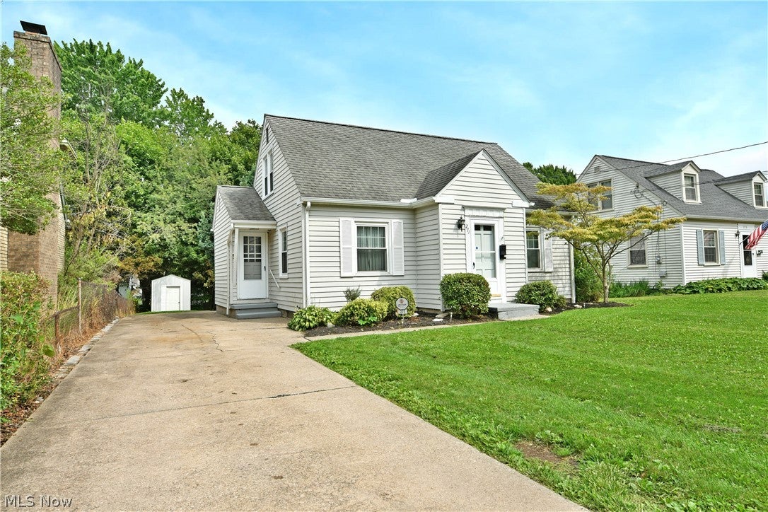 271 Parkgate Avenue