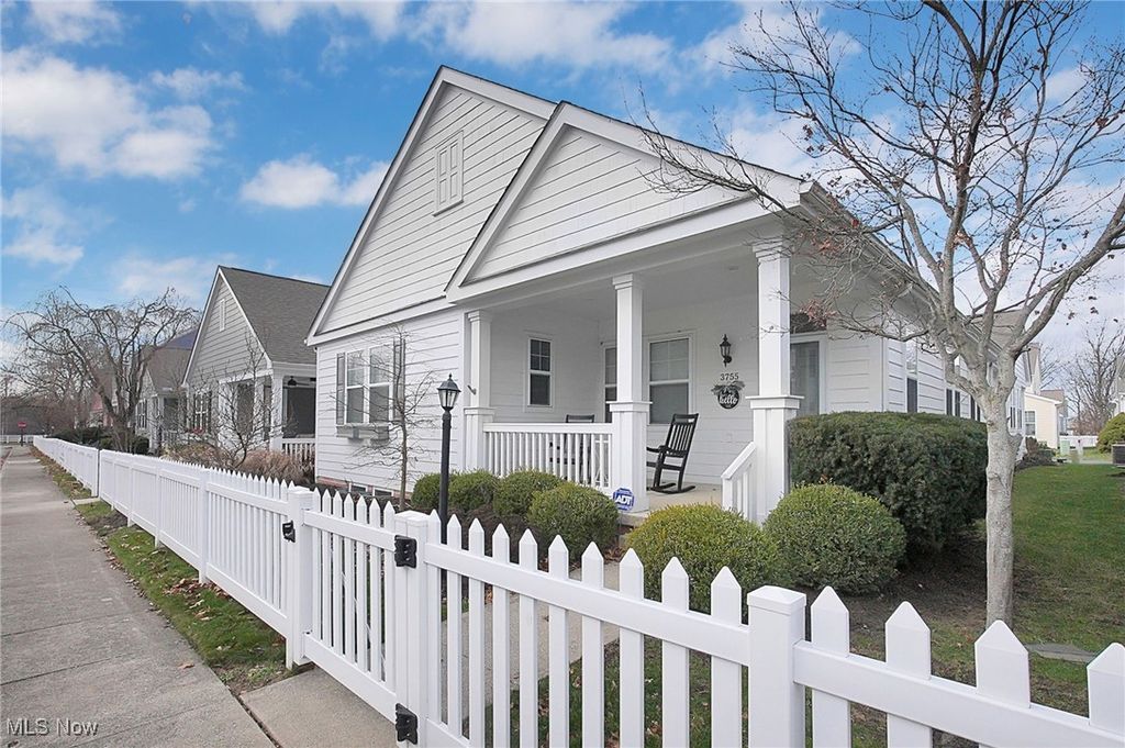 Photo of 3755 Renwick Lane, Columbus, OH 43230 (MLS # 5181844)