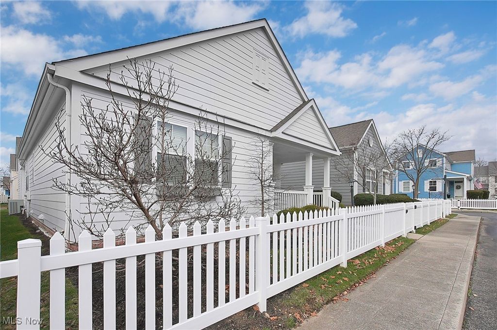 Photo of 3755 Renwick Lane, Columbus, OH 43230 (MLS # 5181844)