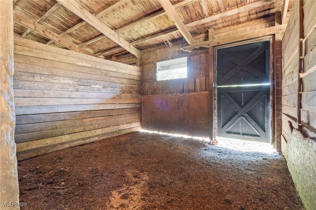 1 Arlington-Krumroy Acreage - Residential