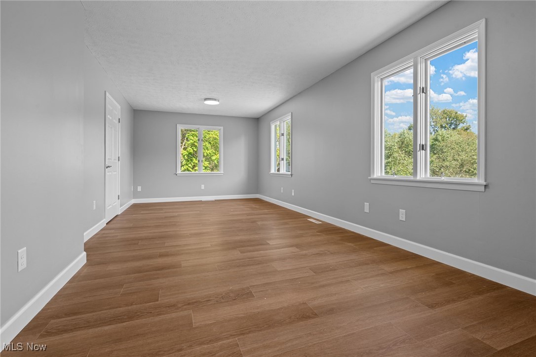 1 Arlington-Krumroy Acreage - Residential