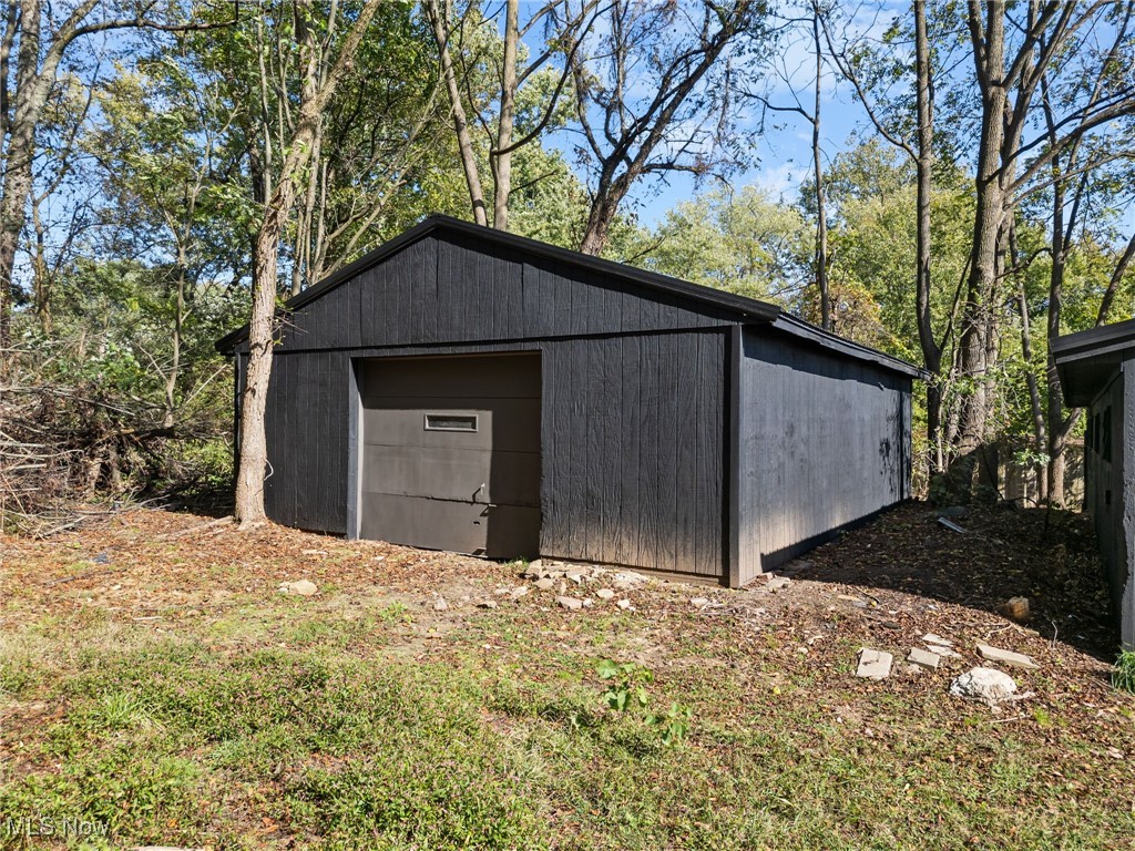 1 Arlington-Krumroy Acreage - Residential