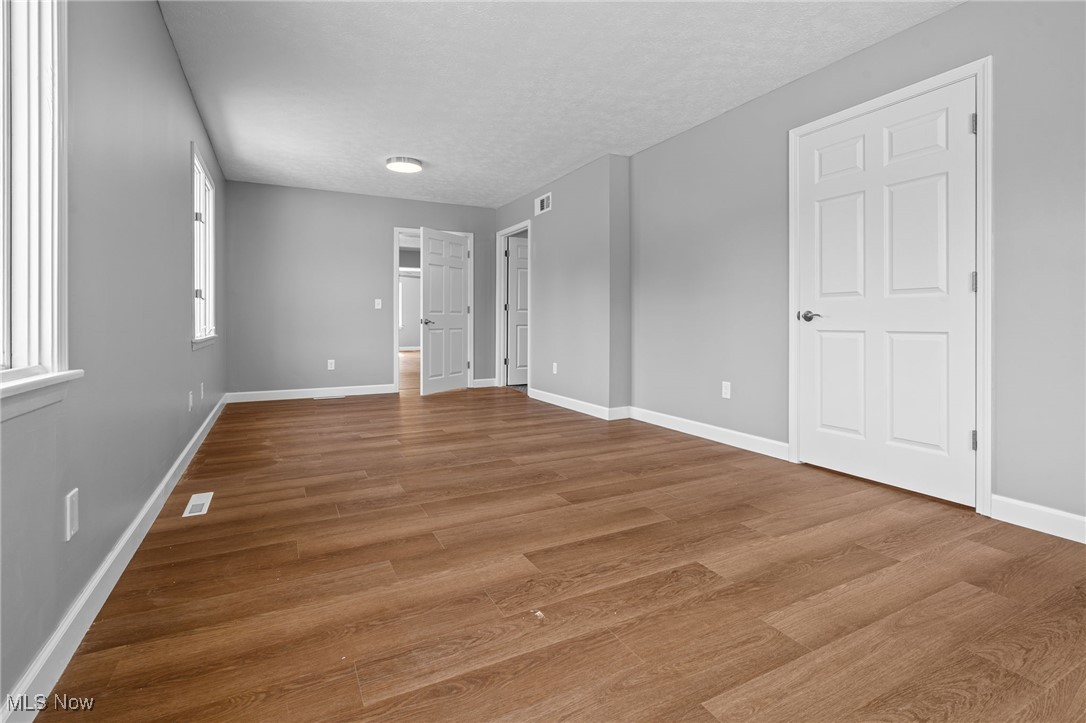 1 Arlington-Krumroy Acreage - Residential