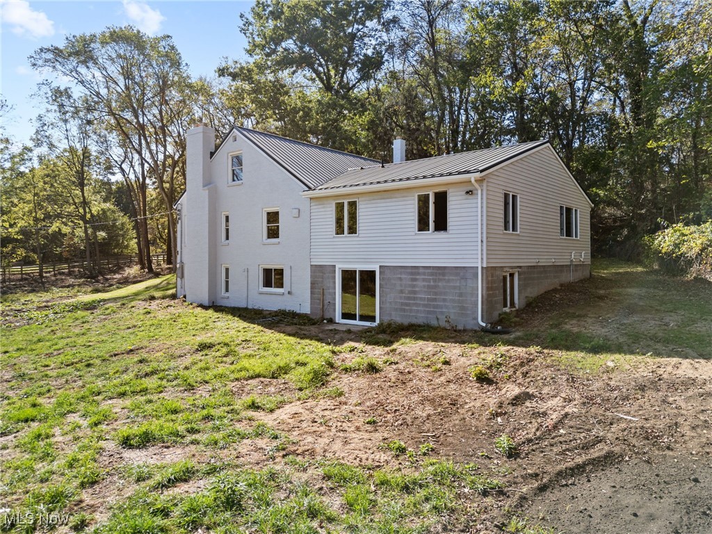 1 Arlington-Krumroy Acreage - Residential