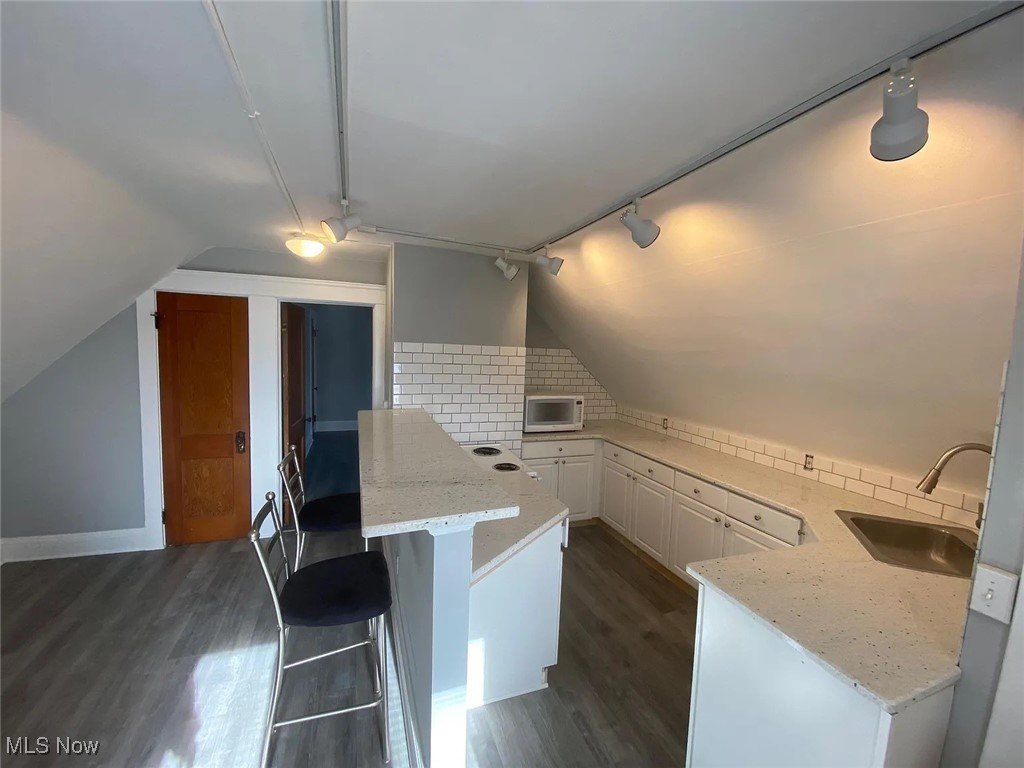 Lakewood, Ohio 44107, United States, 1 Bedroom Bedrooms, ,1 BathroomBathrooms,Residential,Active,214917