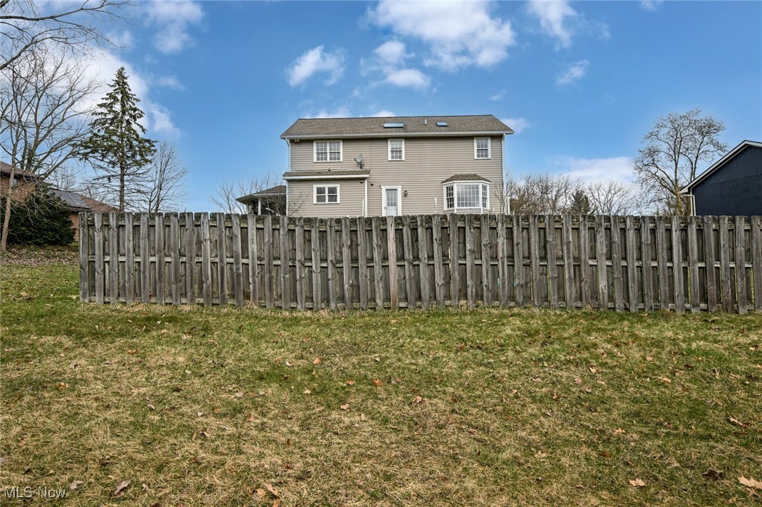 315 Babbling Brook Oval, Hinckley, Ohio image 12