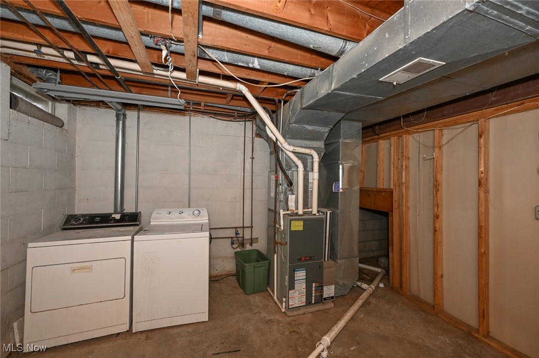 315 Babbling Brook Oval, Hinckley, Ohio image 32