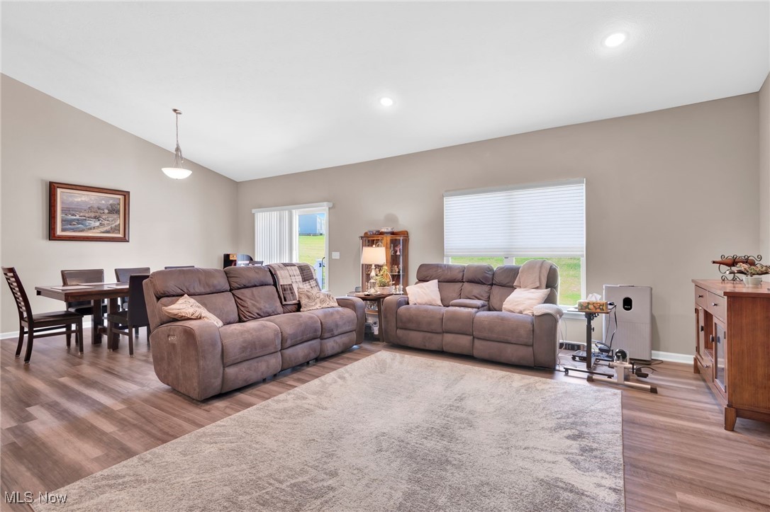 1236 Selena Grove, Uniontown, Ohio image 13