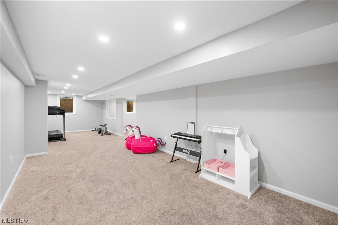 Middle Division/Said Russell - Residential