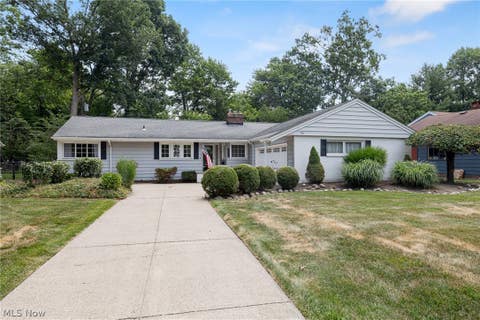 Homes For Sale - 931 Orchard Park Drive<br/> Cuyahoga County, Rocky River, OH 44116