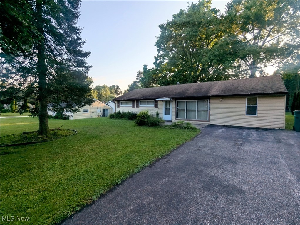 9884 Oakwood Drive